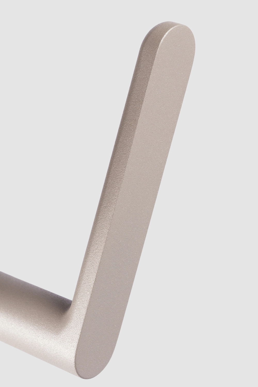 Klamka drzwiowa VERUM Pure w kolorze beż matowy piaskowany