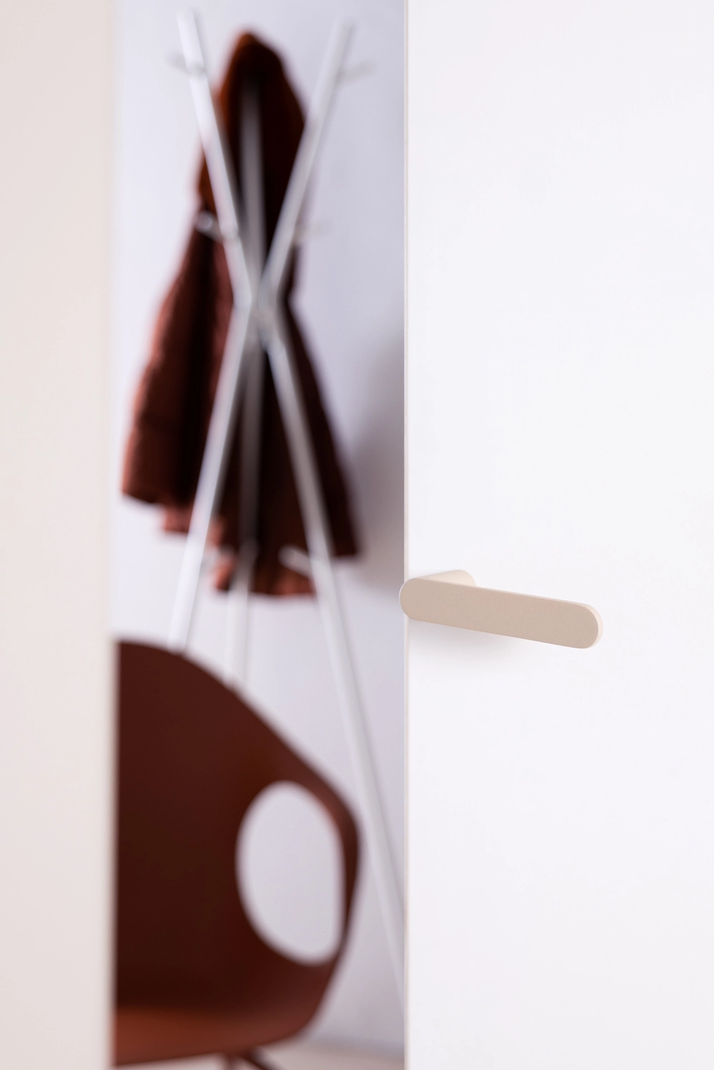 Klamka drzwiowa VERUM Pure w kolorze beż matowy piaskowany